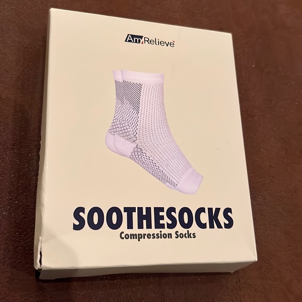 AmRelieve Soothesocks Compression Socks One-Size New in Box